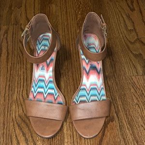 American Eagle Wedges